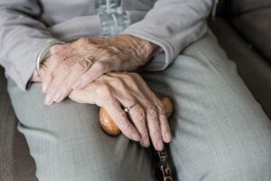 肘の可動域改善に役立つグッズは野球にどのように活用できる？