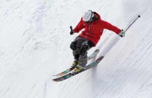 ロキソニンテープを使ったスポーツ時の肘と肩の痛み対策は？